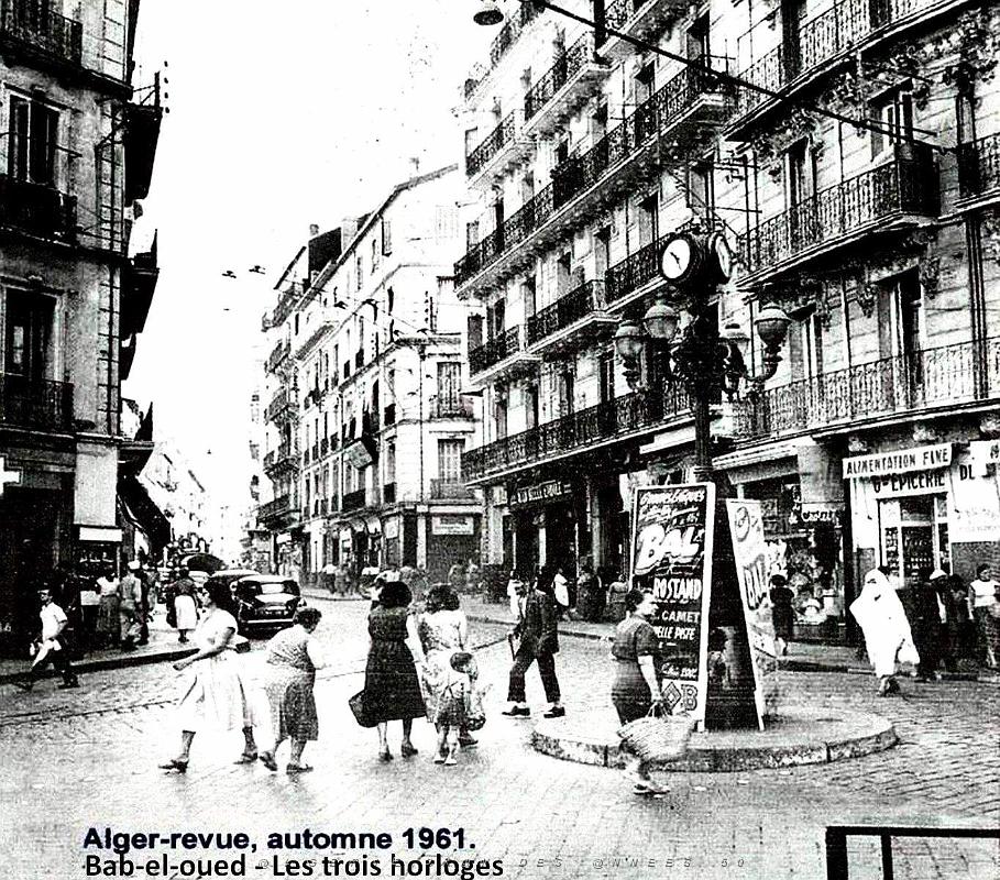 1045- Alger - Bab-el-oued - 3 Horloges.jpg